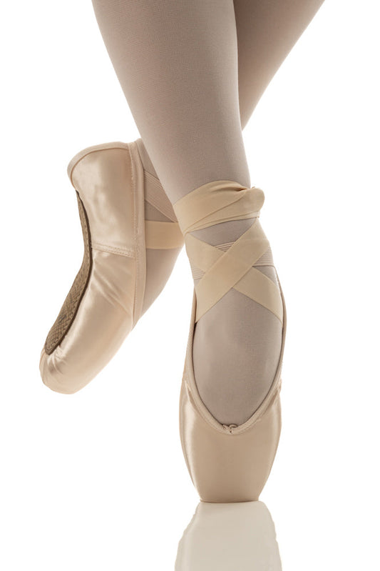 R-Class Soleia Pointe Shoe - H Shank, AD69