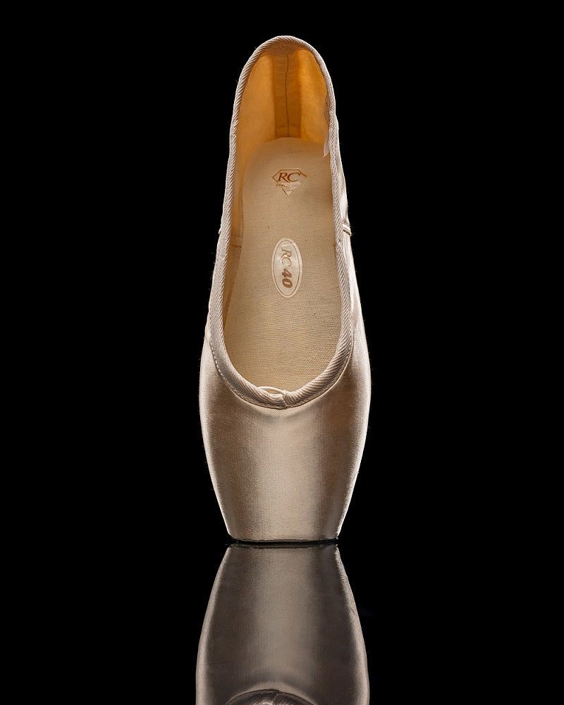 R-Class Iridescence Pointe Shoe - M Shank, RC40